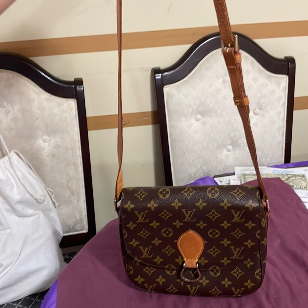 Authentic  Vintage LV Mono Saint Cloud Sling Bag
